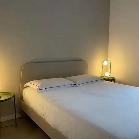 Domus Pyrus Apartment